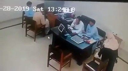 Burewala - Assistant Director Land Record Mazhar Hussain disrespects a woman