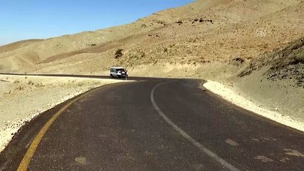 Kilometrelerce yol katederek öğrencilere sıcak yemek taşıyorlar (2) - VAN