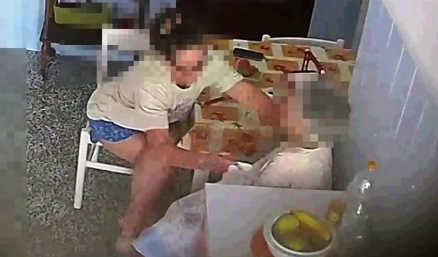 Cava de' Tirreni (SA) - Picchiava anziana: arrestata badante dell'Est Europa (03.10.19)