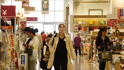 الحكومة اليابانية ترفع ضريبة الاستهلاك إلى 10%