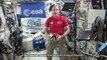 Italian astronaut Luca Parmitano and Sergio Parisse exchange messages
