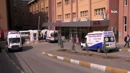 Minibüs ile otomobil çarpıştı: 6 yaralı
