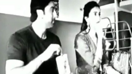Alia Bhatt और Ranbir Kapoor ट्रेन में दिखे चिप्स खाते | FilmiBeat
