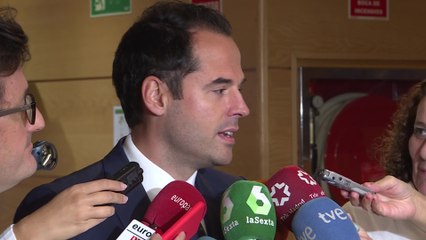 Aguado "por supuesto" defiende la Ley de Memoria Histórica