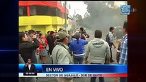 Sector de Guajaló, sur de Quito cerrado por llantas quemadas