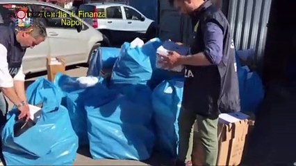 Napoli, abbigliamento falso per un valore di 200mila euro | Notizie.it