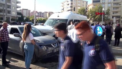 Gaziantep öğrenci servisi ve 2 araç çarpıştı 6 yaralı