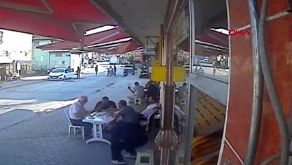 Motosiklet üzerinden silahlı saldırı kamerada