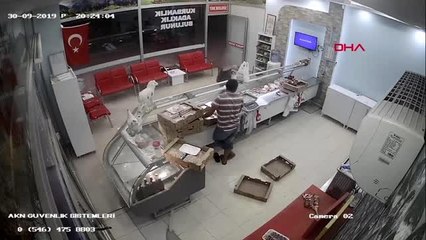 'Öğretmenim' diyerek kasabı dolandıran kadın kamerada
