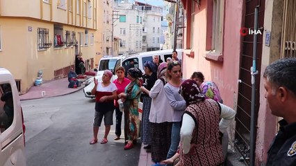 Eşi ve çocuğunun gözü önünde kendini vurdu