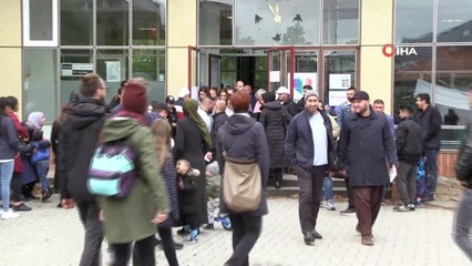 - Berlin'de küçük Emine için bağış kampanyası düzenlendi- Hayata tutunmak için donöre ihtiyacı var