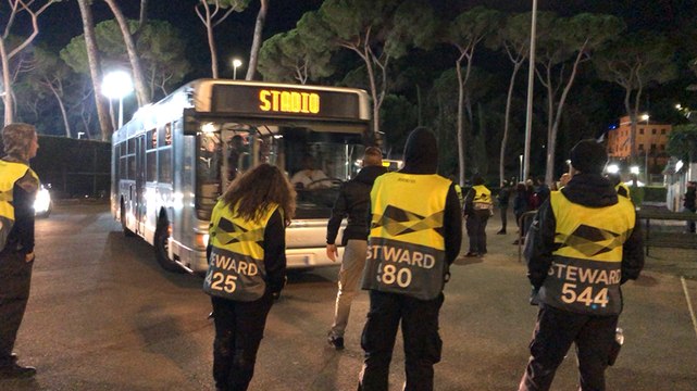 L’incroyable escorte policière pour une poignée de supporters du Stade Rennais