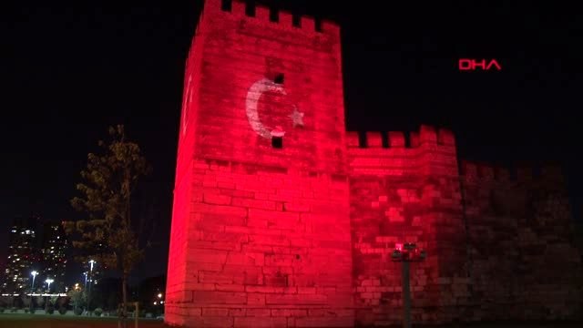 İstanbul-jüpiter ve ay birbirine en yakın konumda türk bayrağı'nı andırdı