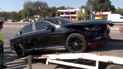 Otomobilin metrelerce sürüklediği motosikletli genç hayatını kaybetti