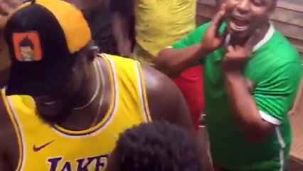 Vidéo Inédites  Un vrai  BAYE FALL Balla Gaye 2 célébrant le SAFAR 2019 avec ses  amis