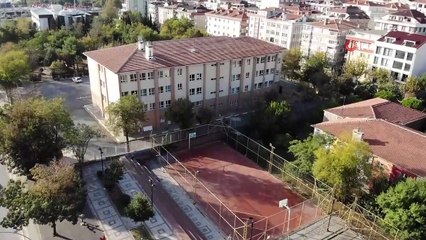 Avcılar'da deprem sonrası 2 okulda daha eğitime ara verildi