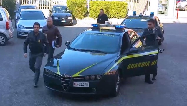 Napoli - Frode su vendita batterie per veicoli: 7 arresti e sequestri per 1,5 milioni (04.10.19)