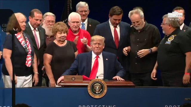 Trump: Tengo el deber de pedir a otros países ayuda contra la corrupción