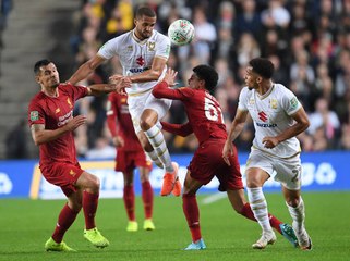 10 de los futbolistas más guapos de los estadios