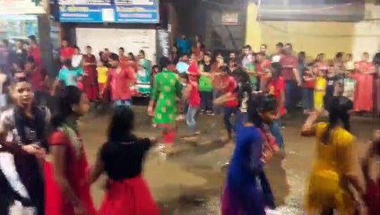 Watch garba dance in the rain - brilliant video....