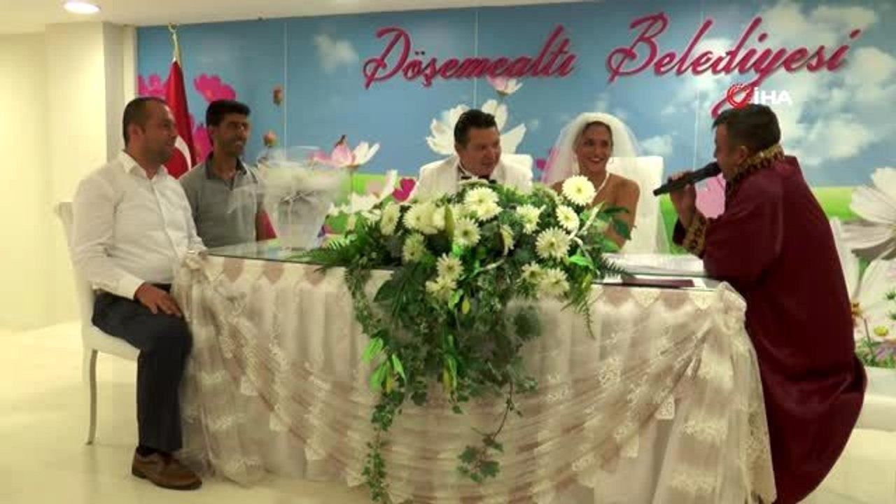 Kuzey Amerika'dan Antalya'ya uzanan aşk hikayesi...Meksikalı çift Döşemealtı'nda nikah kıydı