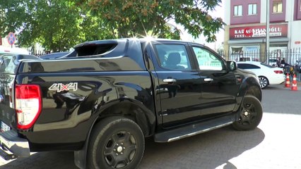 Aranan şahıs yakalanmamak için evine kadın kıyafetiyle girip çıkmış