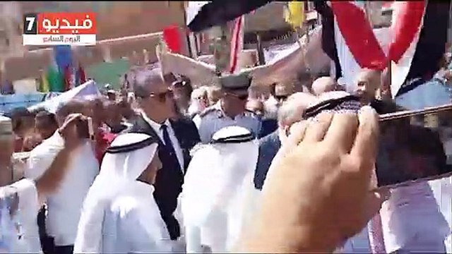محافظ جنوب سيناء ومدير الأمن يضعان اكليلا من الزهور على النصب التذكارى لشهداء