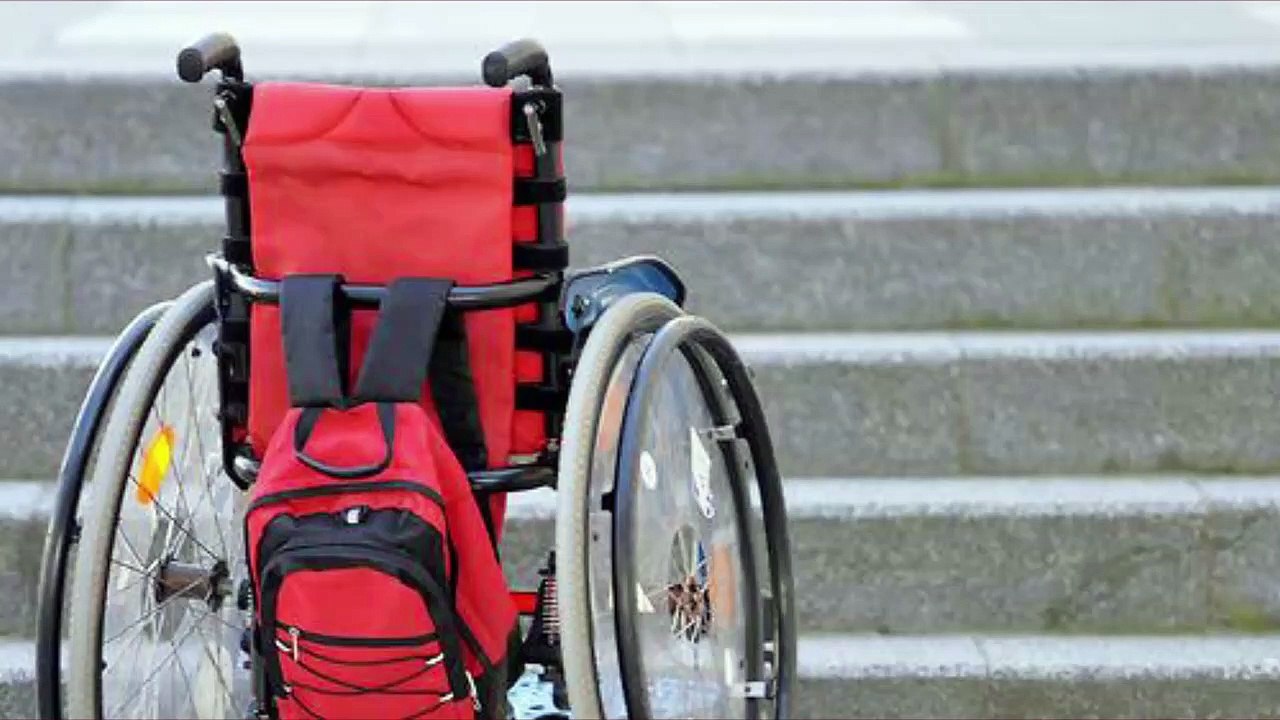 Un patient tétraplégique marche grâce à un exosquelette connecté au cerveau