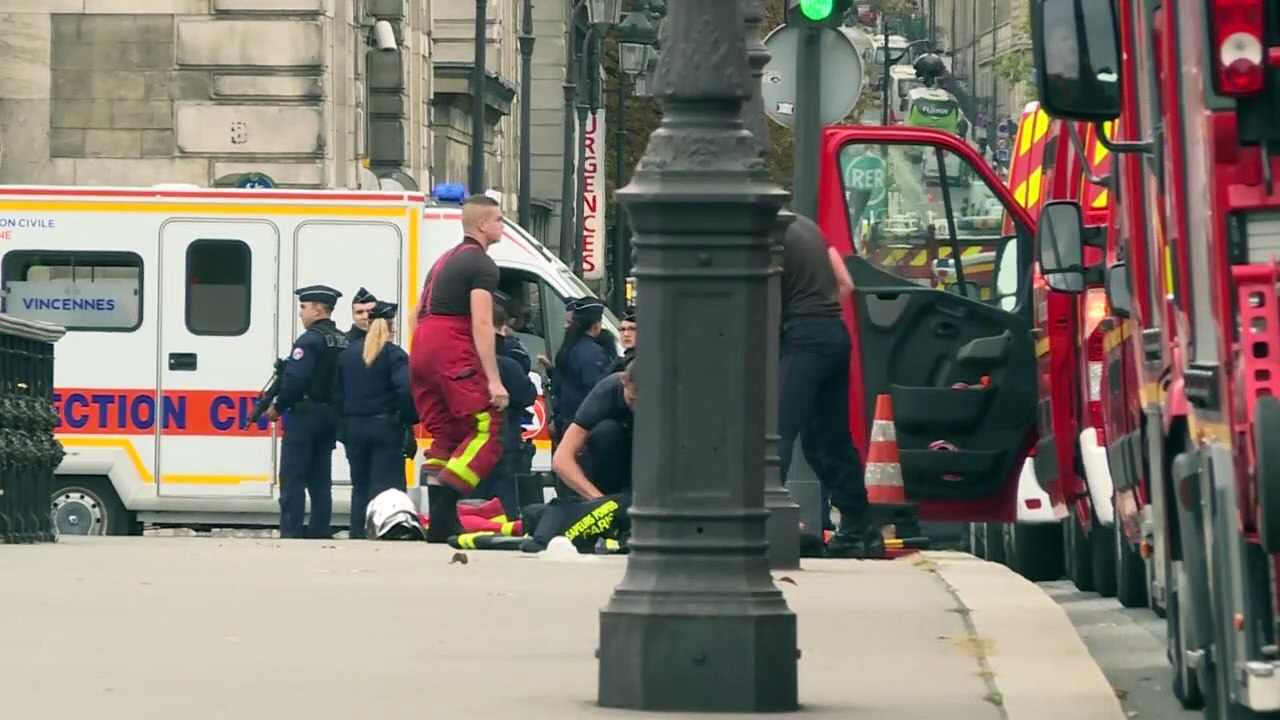 Pariser Angreifer soll Stimmen gehört haben