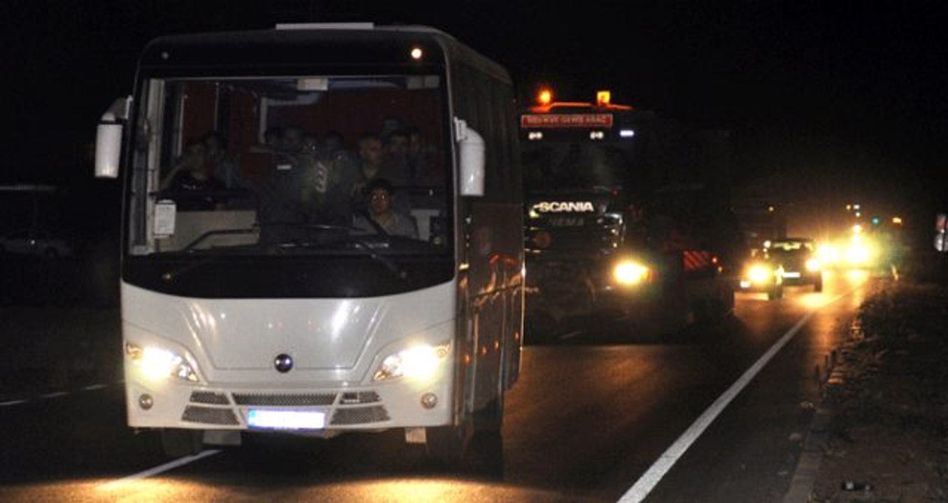 Akçakale ve Irak sınırına askeri sevkiyat yapıldı