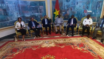 - FETÖ terör örgütüne bir darbe daha vuruldu- Burkina Faso’daki FETÖ'ye ait Türk okulları atılan imzalarla Maarif Vakfı’na devredildi