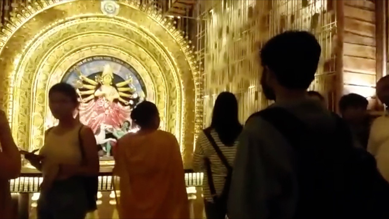 Durga Puja: With Shoshti, Bengal begins its mega celebrations