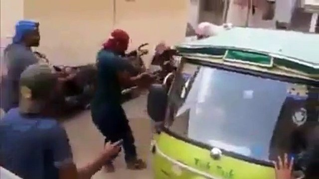 Cow Qurbani | Funny Compilation of Cow Running in Karachi Road | Eid Ul Adha 2018 & 2019