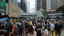Hongkoneses toman las calles para protestar contra ley anti-máscaras