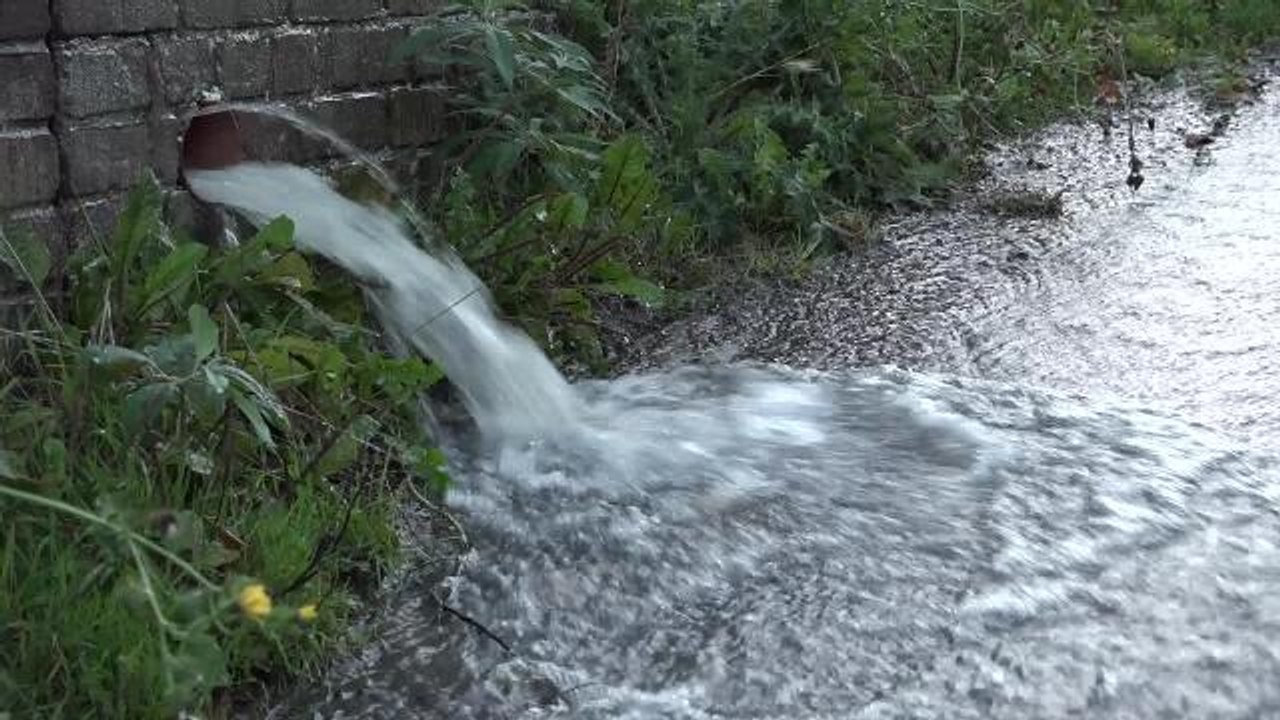 Burst main Burgess Hill