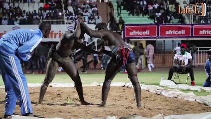 Intégralité combat Bébé Kharagne vs Bakh Yaye en Gambie combat bou méti ta yague