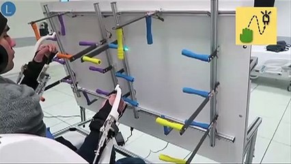 Un tetrapléjico logra caminar gracias a un exoesqueleto conectado al cerebro