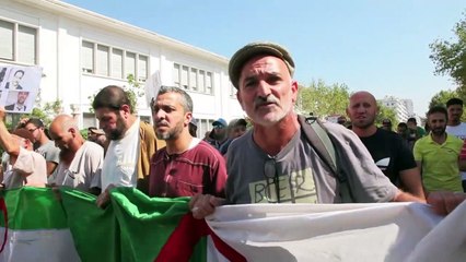 جزائريون يتظاهرون في العاصمة مجدداً رفضاً للانتخابات الرئاسية