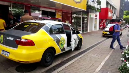 Download Video: Polícia Militar é acionada após briga entre moradores de rua e artistas de rua