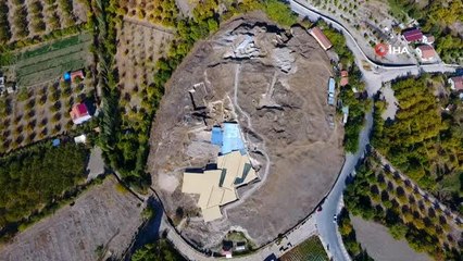 Arslantepe Höyüğü'nde 5 bin 700 yıllık çocuk iskeleti bulundu