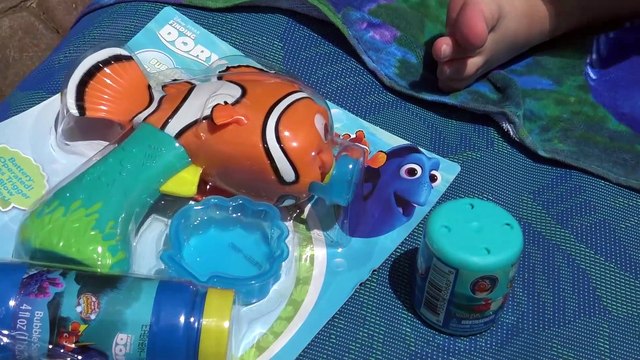 Disney Encontrando Dory brinquedos surpresa e Brinquedos