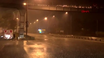 İstanbul'da sağanak yağış etkili oluyor - 1