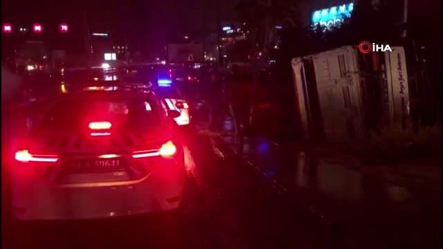 Esenyurt'ta bir kamyonet kontrolden çıkarak tarlaya uçtu; 1 yaralı