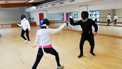 Des séances d'escrime pour combattre le cancer du sein