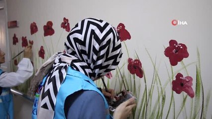 Fırçalar bu kez tuvalleri değil hastane duvarlarını renklendirdi