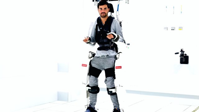A mind-controlled exoskeleton allows paralyzed man to walk