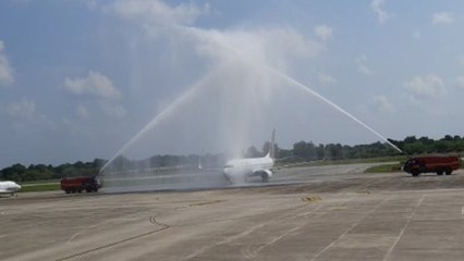 डबोक एयरपोर्ट पर उदयपुर—मुम्बई फ्लाइट को वाटर कैनन से दी सलामी, जानिए क्या है वाटर सैल्यूट