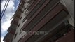 Ora News - Fier, burri bie nga kati i 7 të, vdes në vend