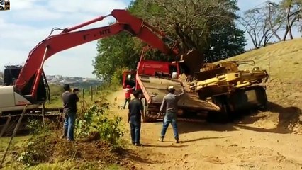 Heavy Equipment Excavators Accident & Incredible Trucks Fails(1)