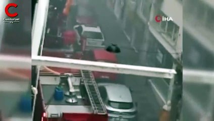 Kadıköy’de 5 katlı binada yangın